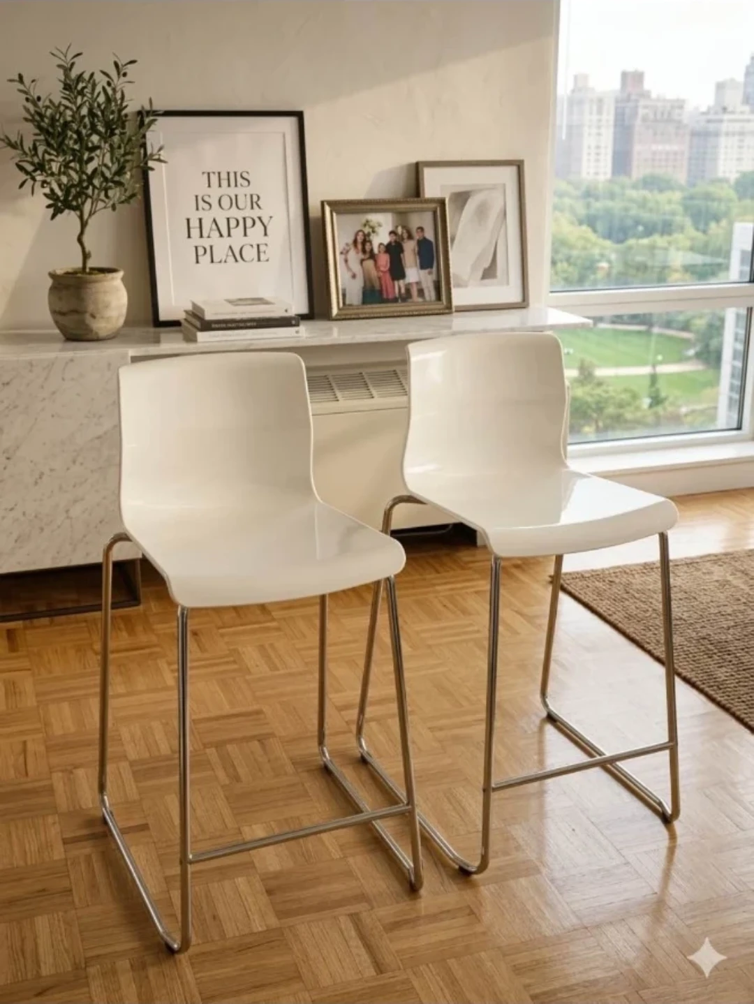 Set of 2 White Modern Bar Stools