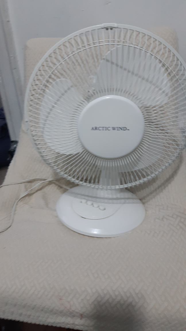 Arctic Wind White Desk Fan