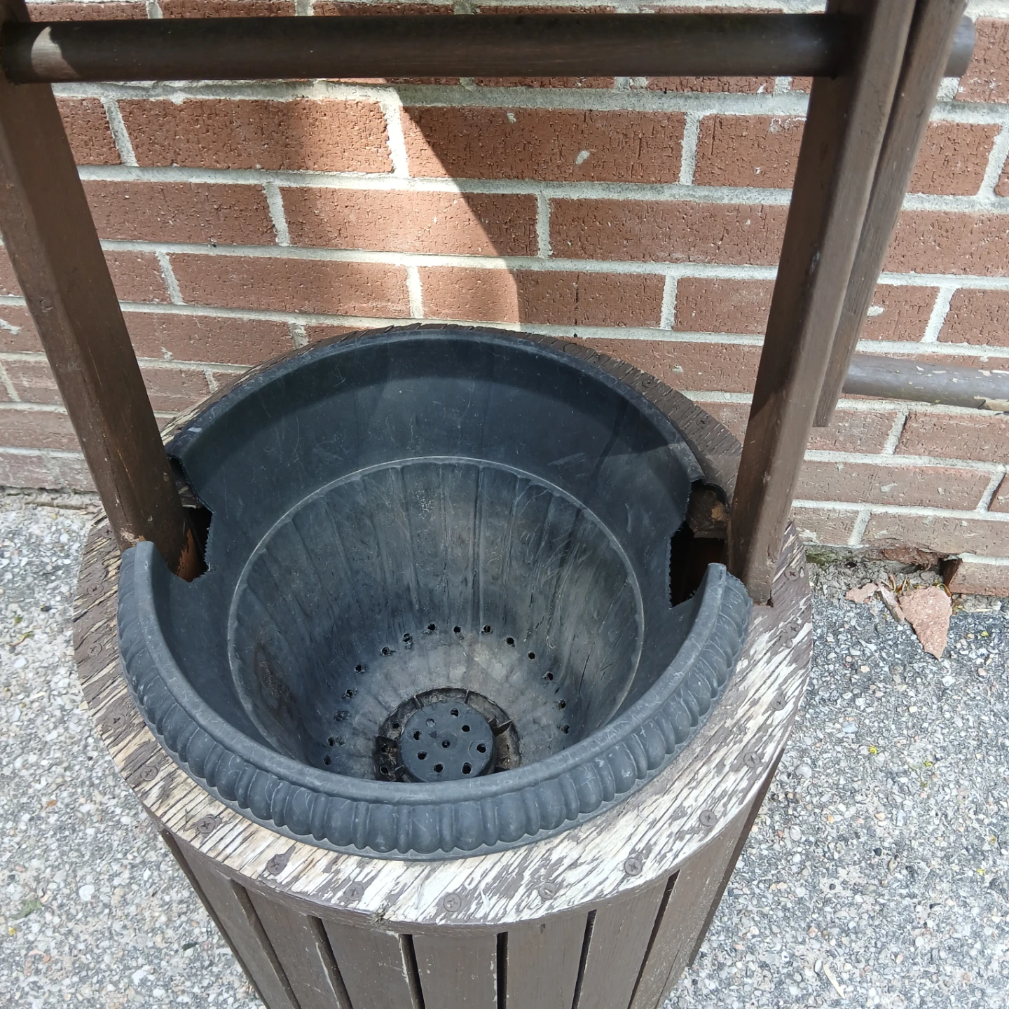 Decorative Wishing Well Planter - photo 3