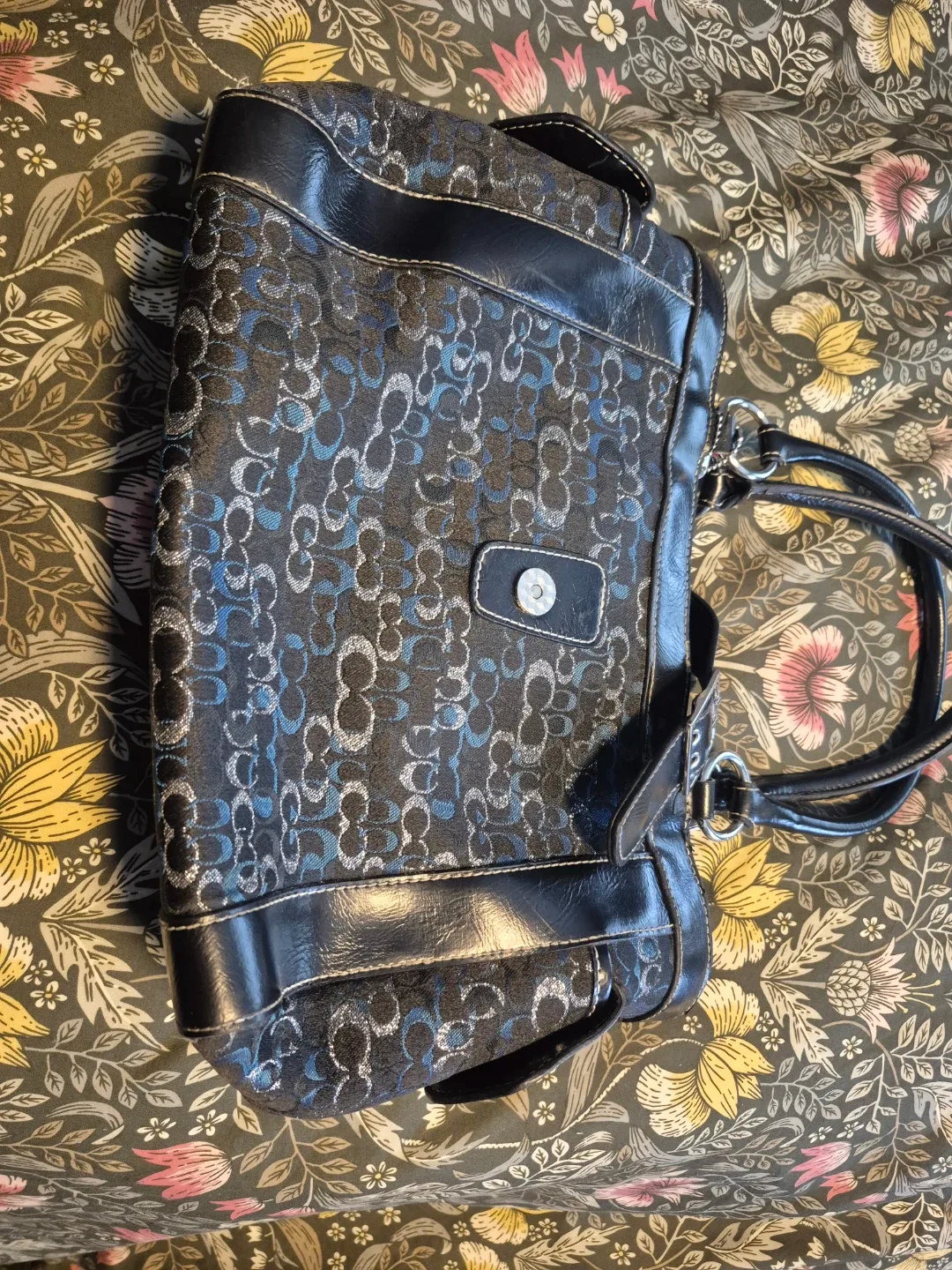 Coach Signature Pattern Shoulder Bag