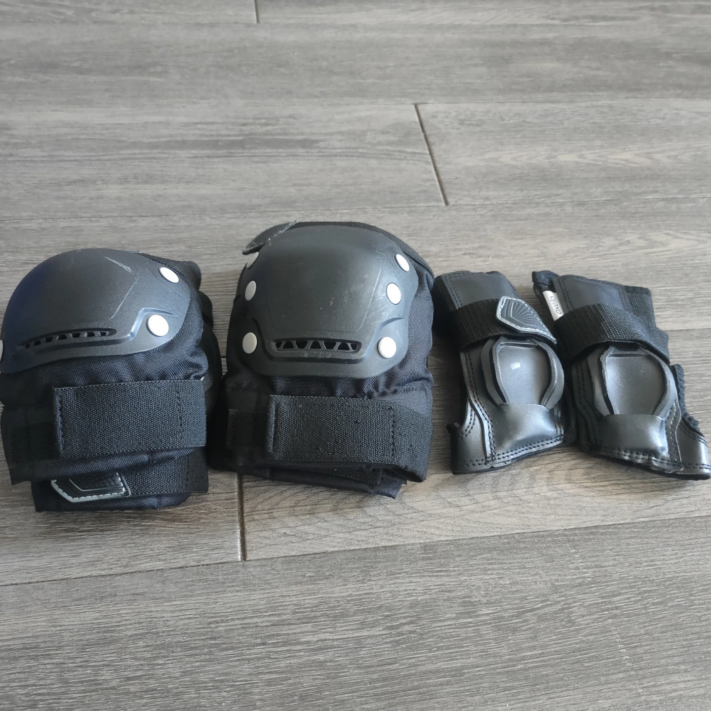 Oxelo Fit 500 Protective Gear Set (Size S)
