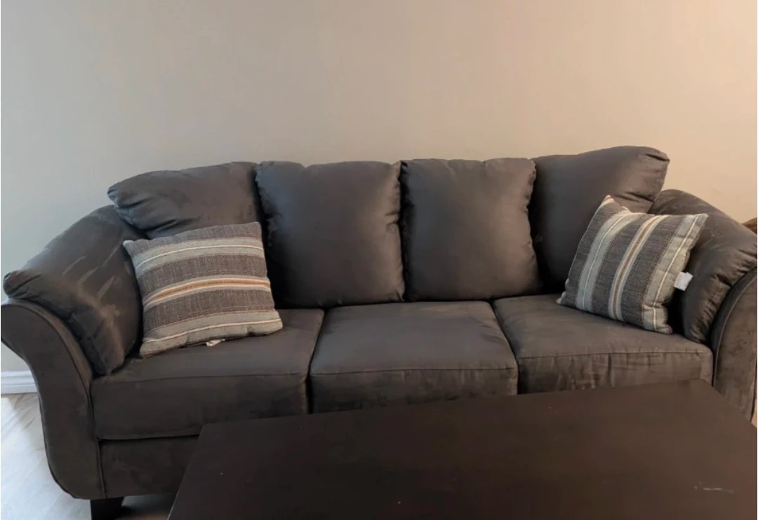 Newly bought sofa from Leone's (less than 6 months) - photo 2