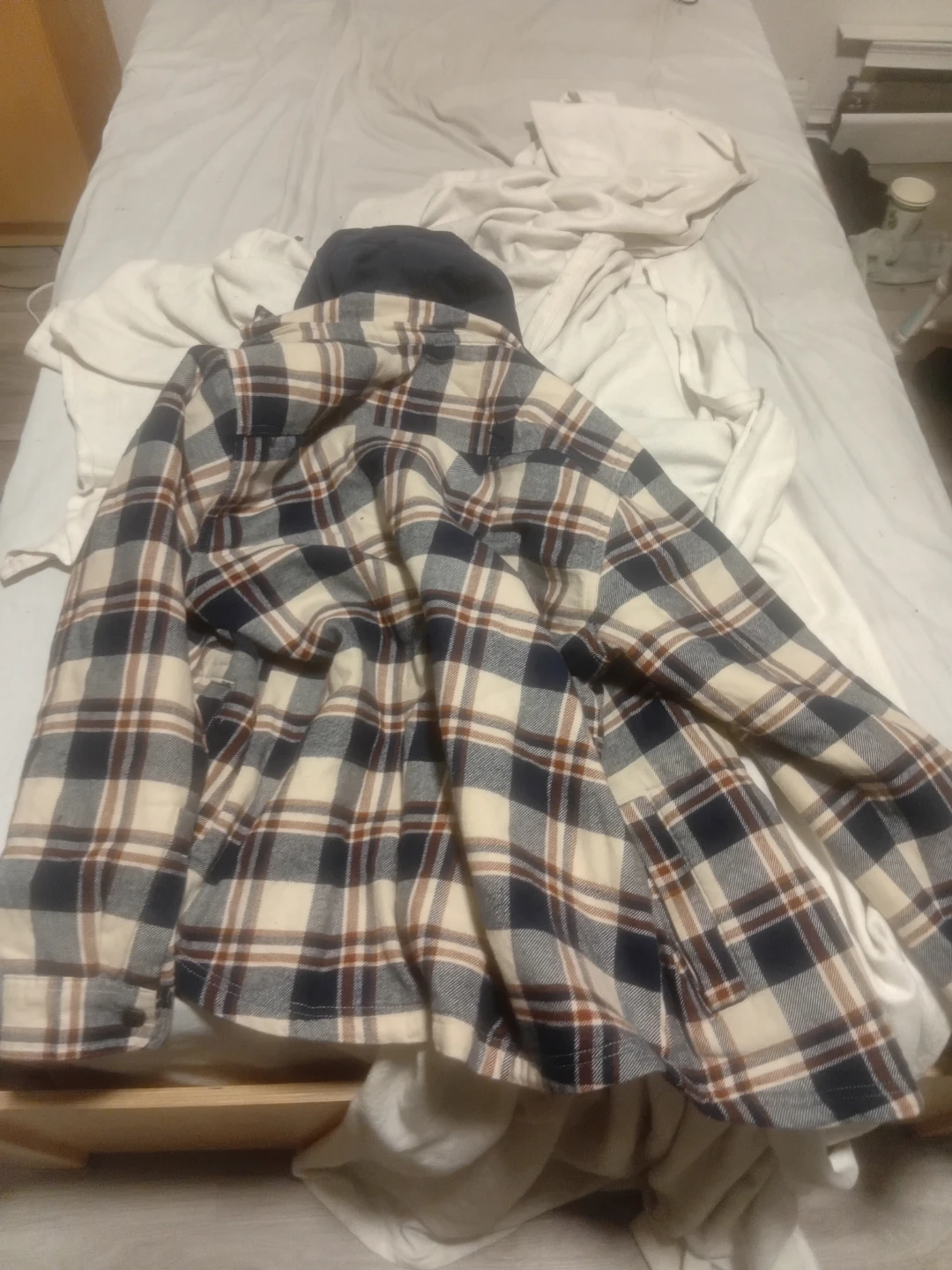 Chemise à carreaux avec capuchon - photo 2