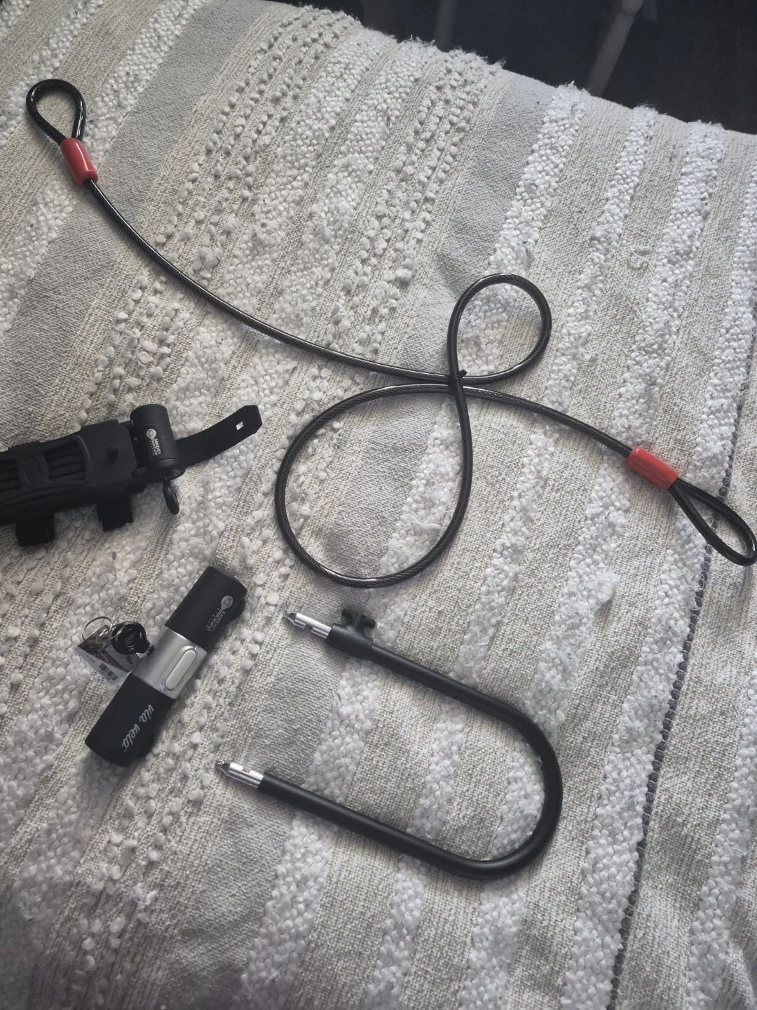 Via Velo Bike Lock Set with Cable Lock and U-Lock - photo 2