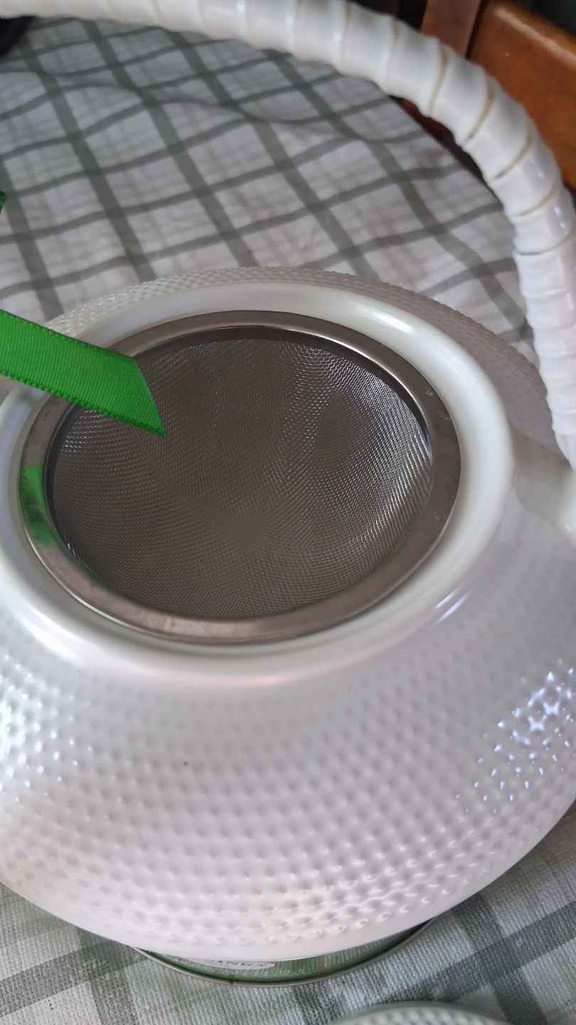 White Teapot with Twinings Irish Breakfast Tea Tin - photo 3