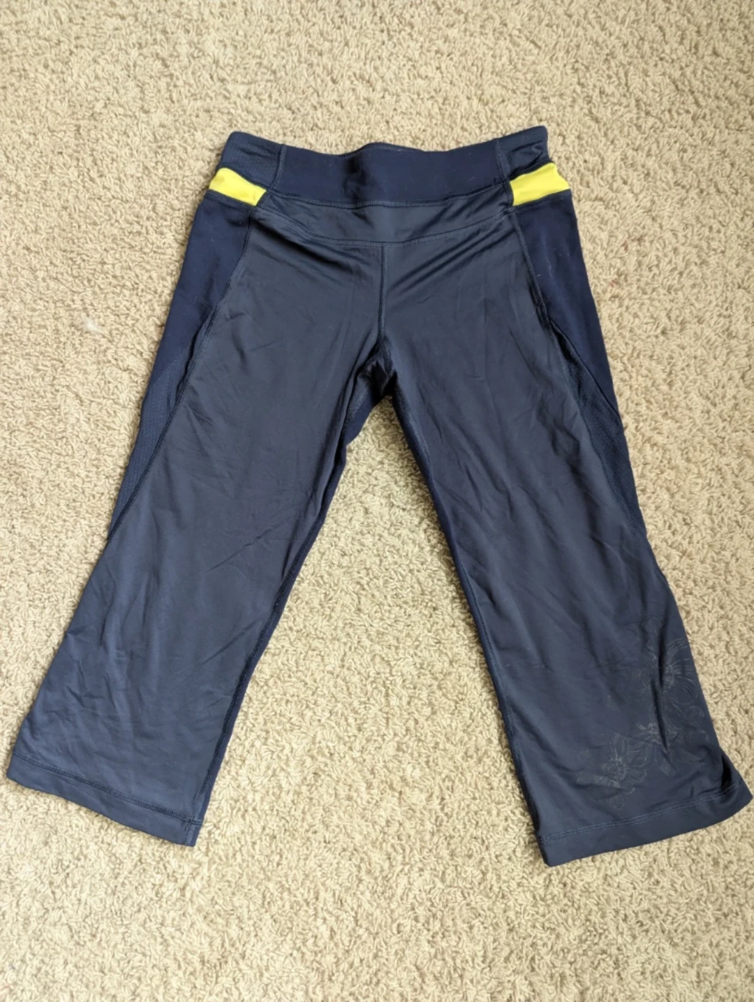 Lululemon Navy Blue & Yellow Athletic Capris Size 6