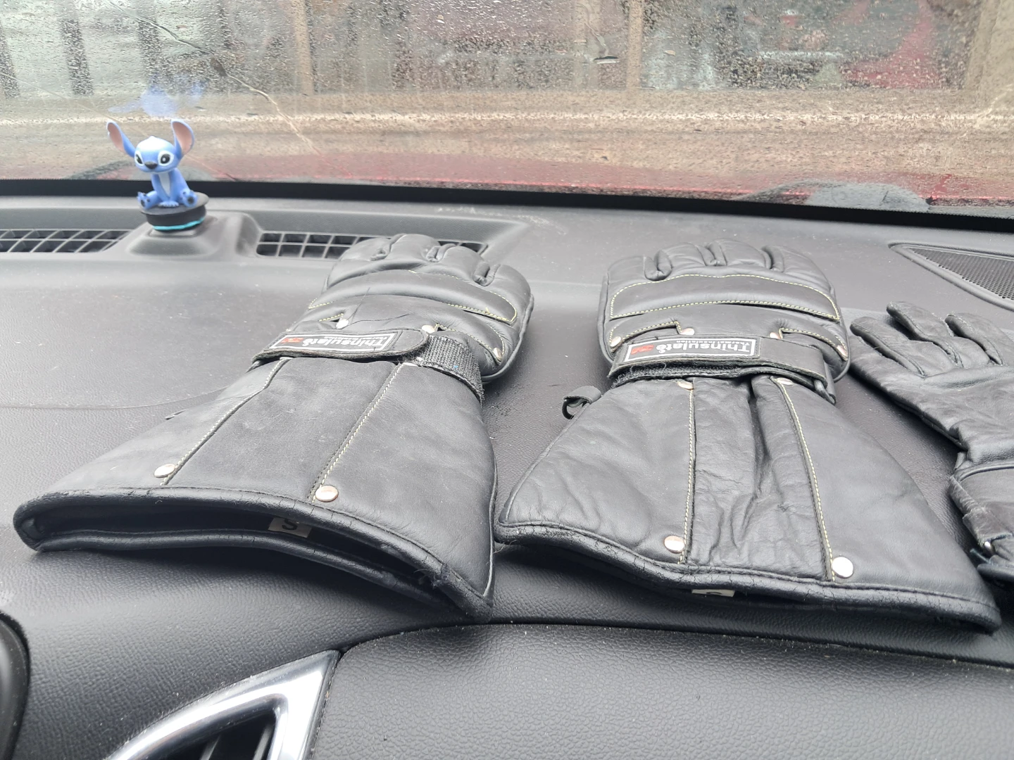 Black Leather Gloves - photo 2