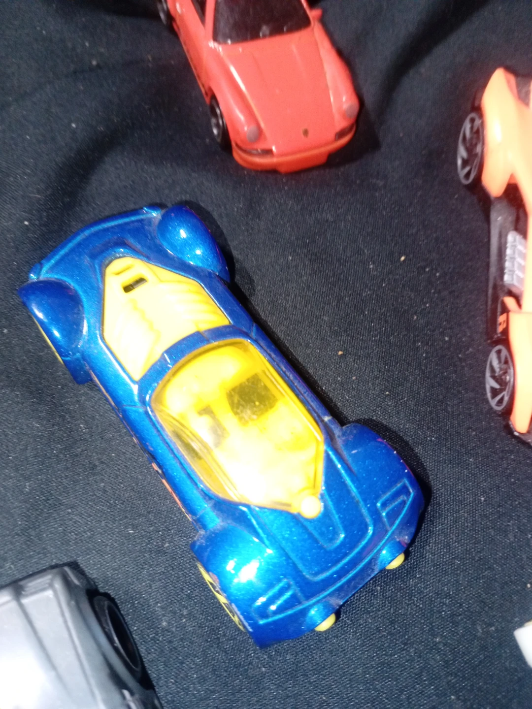 Collection of 6 Toy Cars - photo 3