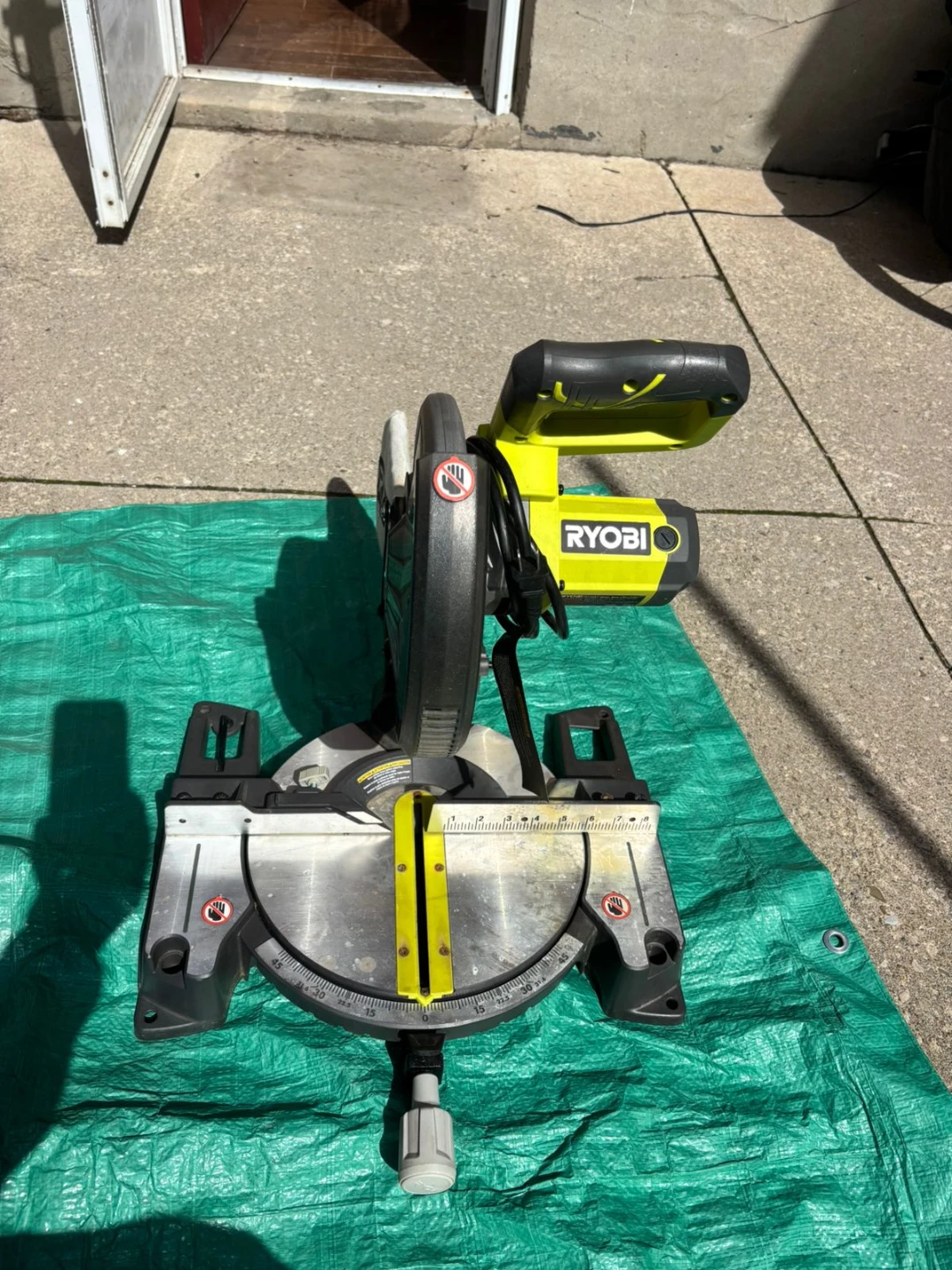 RYOBI 14-Amp 10-Inch Compound Mitre Saw