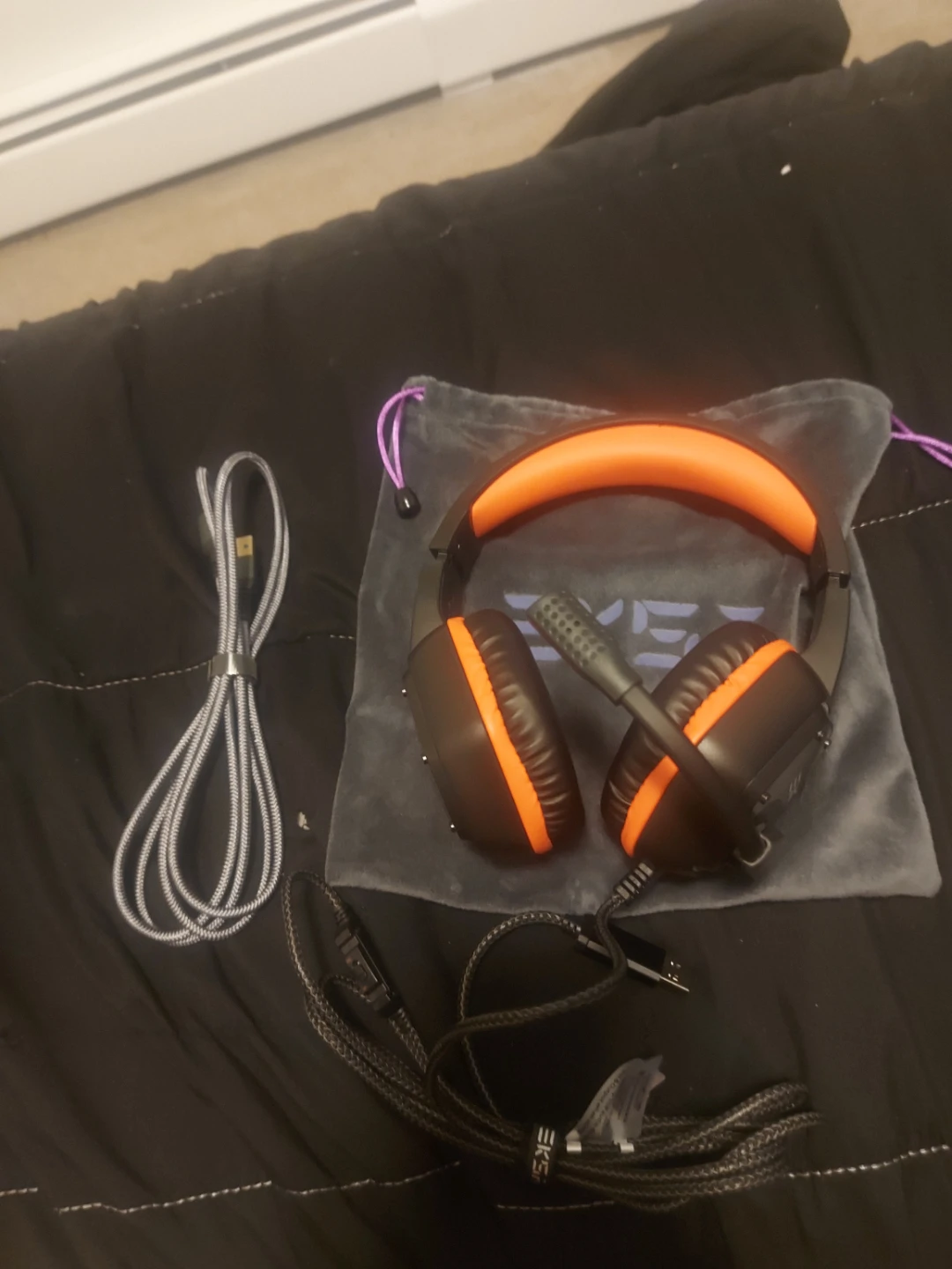 EKS Gaming Headphones with Microphone