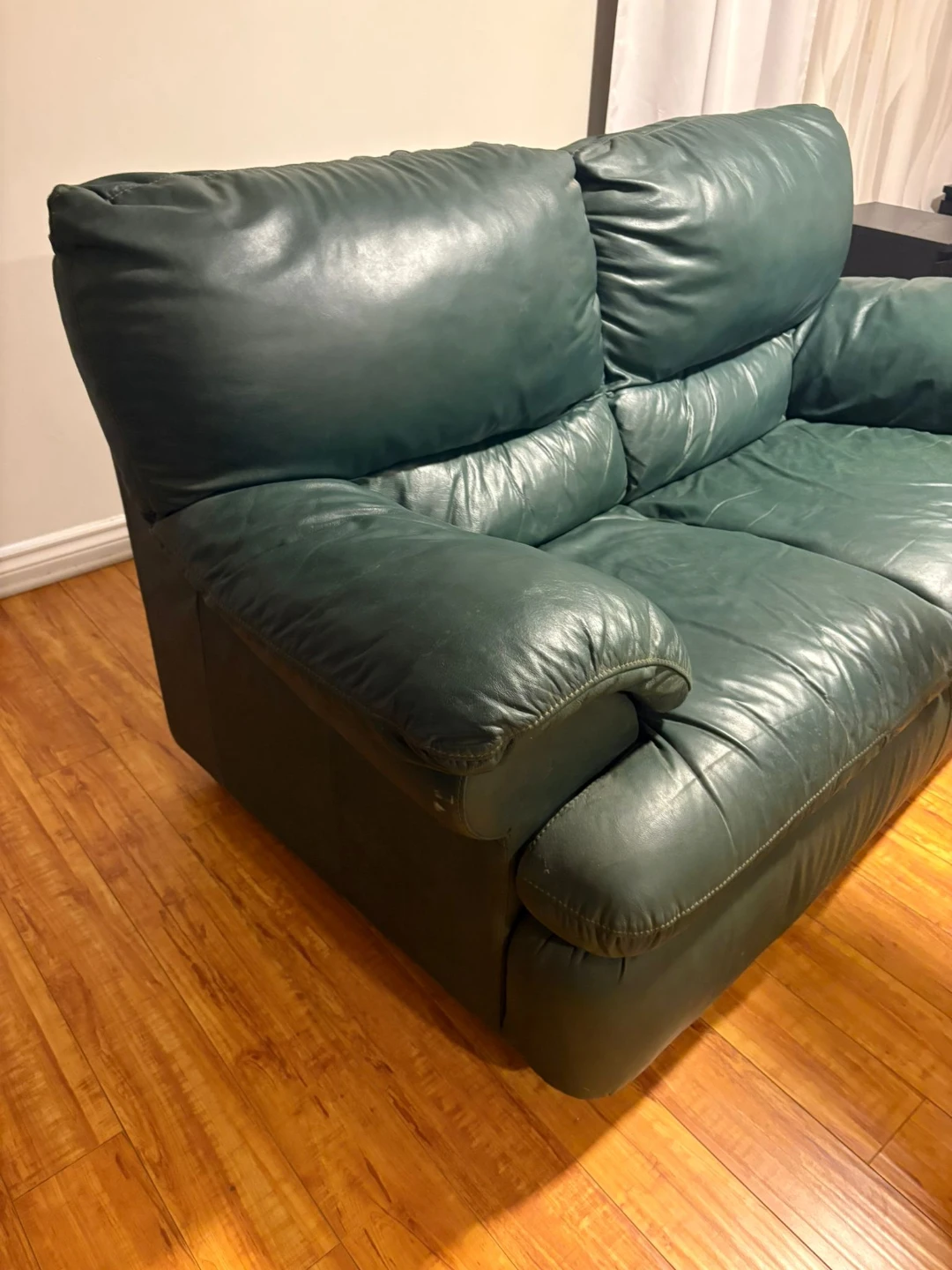 Green Leather Loveseat - photo 3