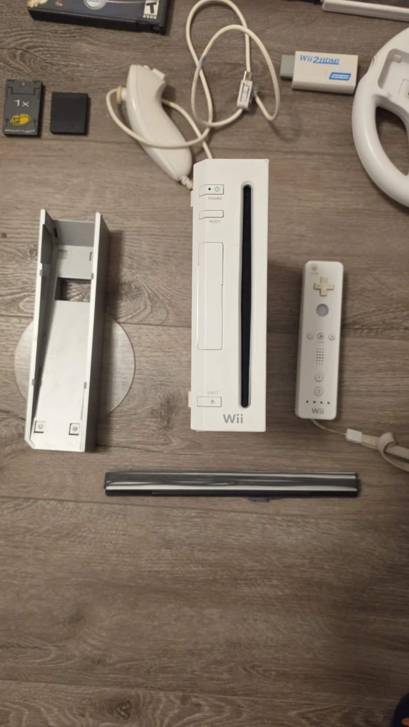 Nintendo Wii Console Bundle with Games and Accessories