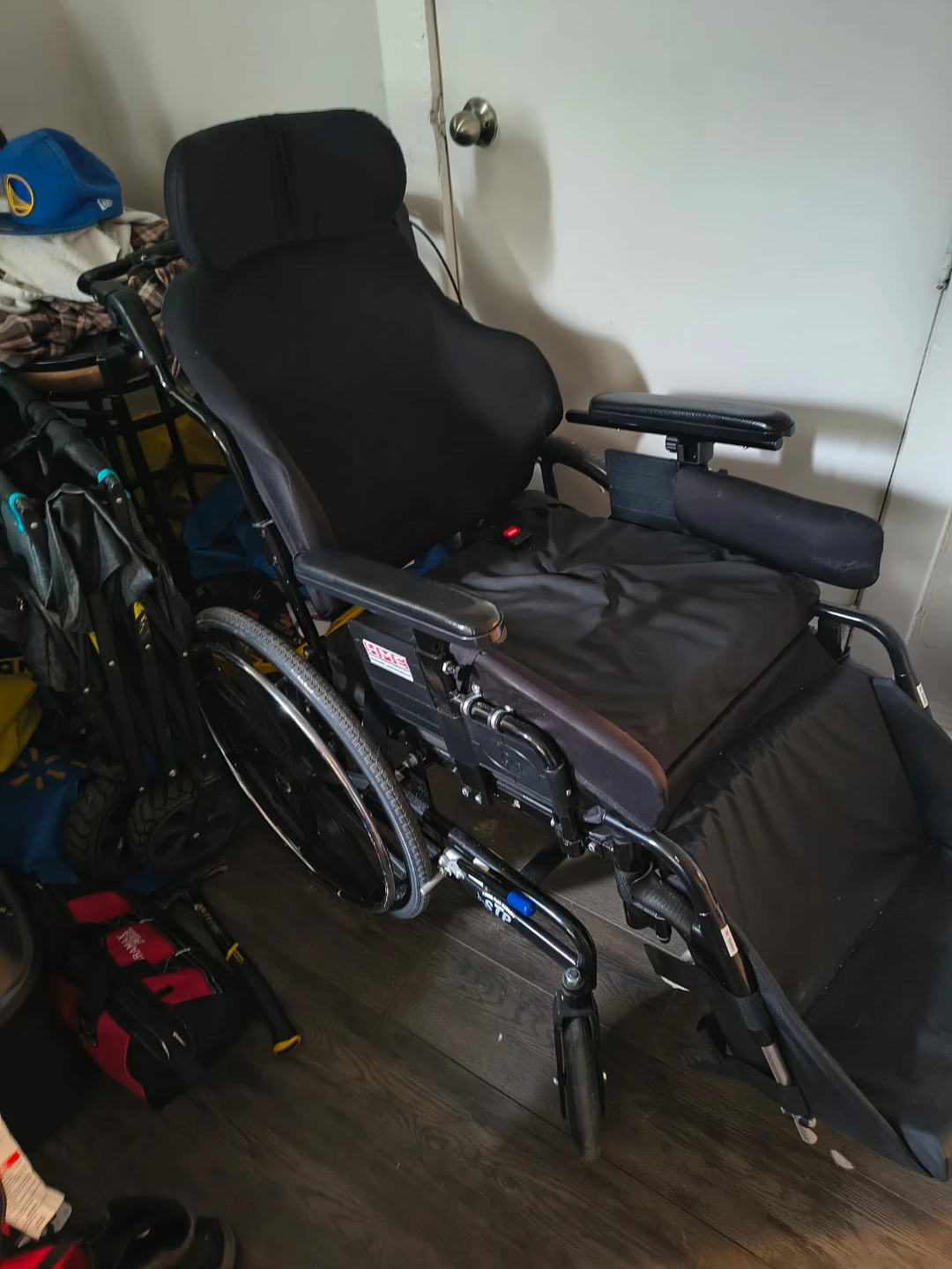 Invacare Wheelchair - photo 3