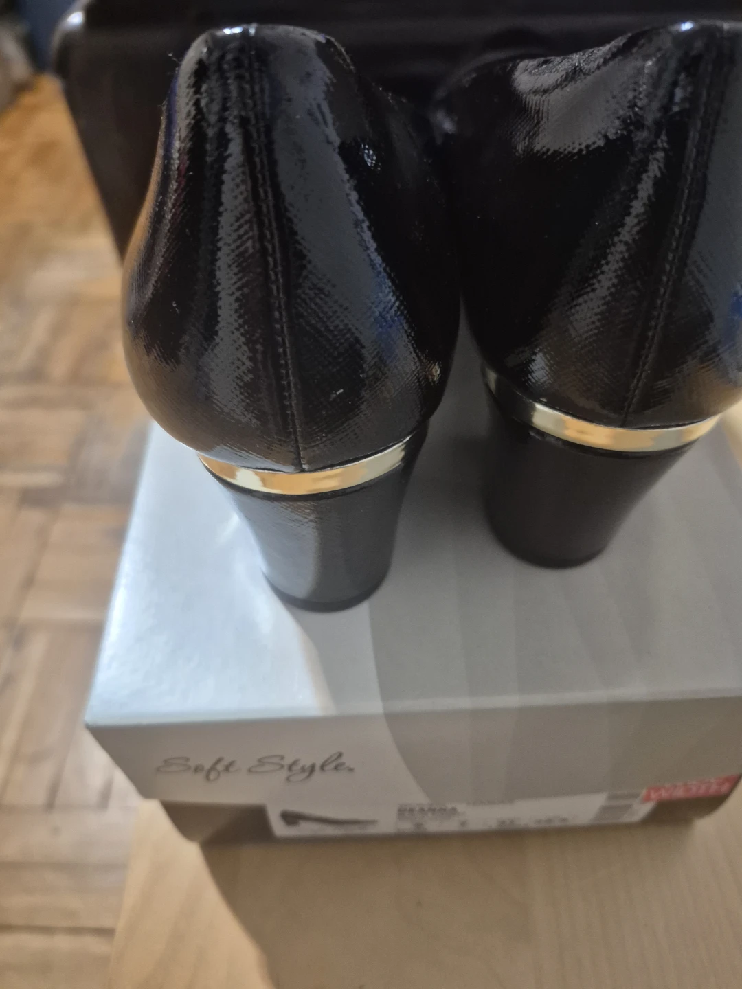 BNIB)Soft Style Deanna Women's Black Patent Heels Size 9 Wide - photo 3