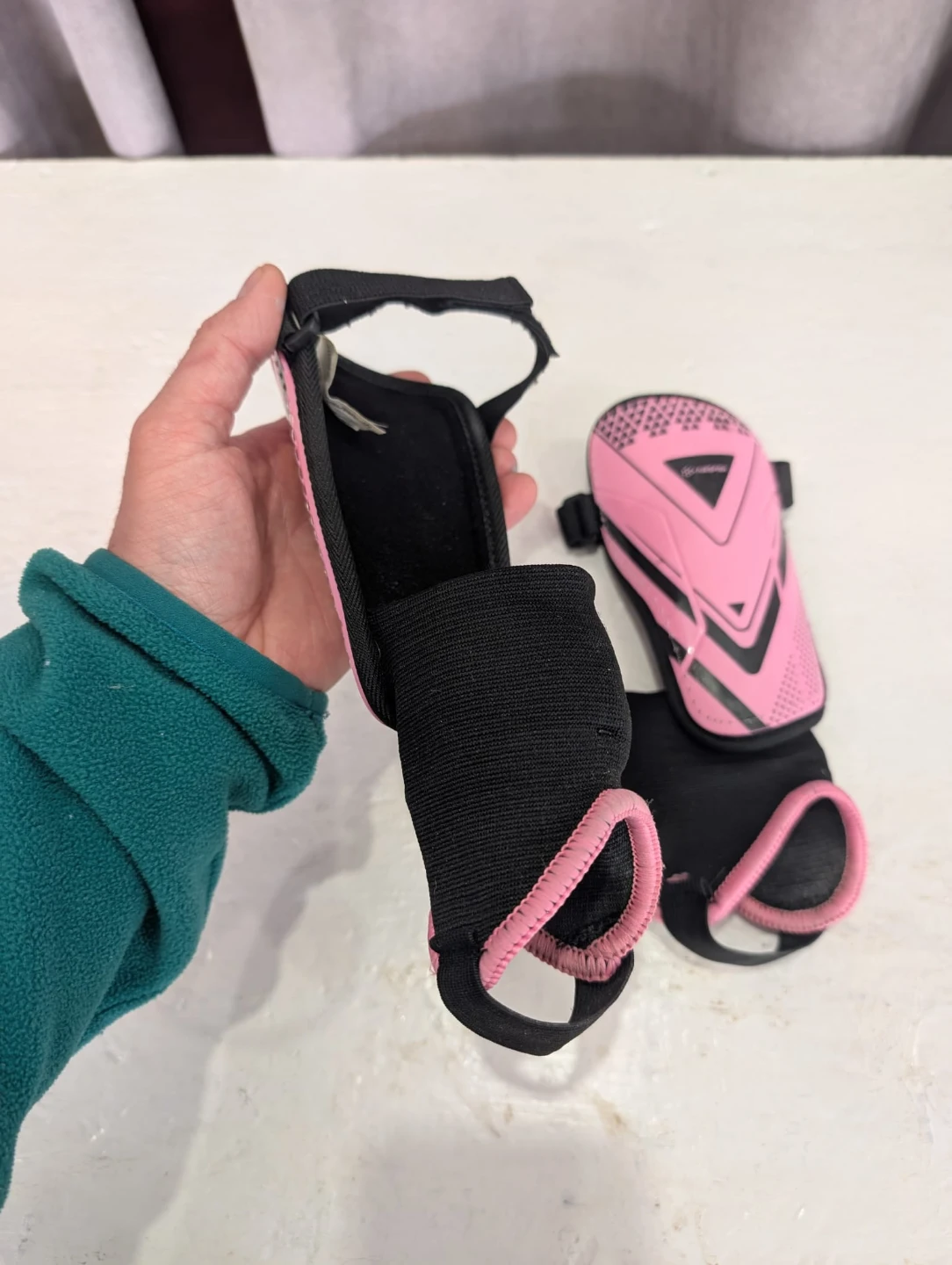 Girls Airsfish Foot2 Soccer Shin Guards Size L youth - photo 3