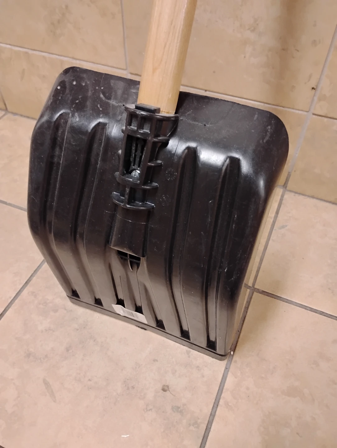 3-4 Foot Gardening Shovel w Wooden Handle - photo 2