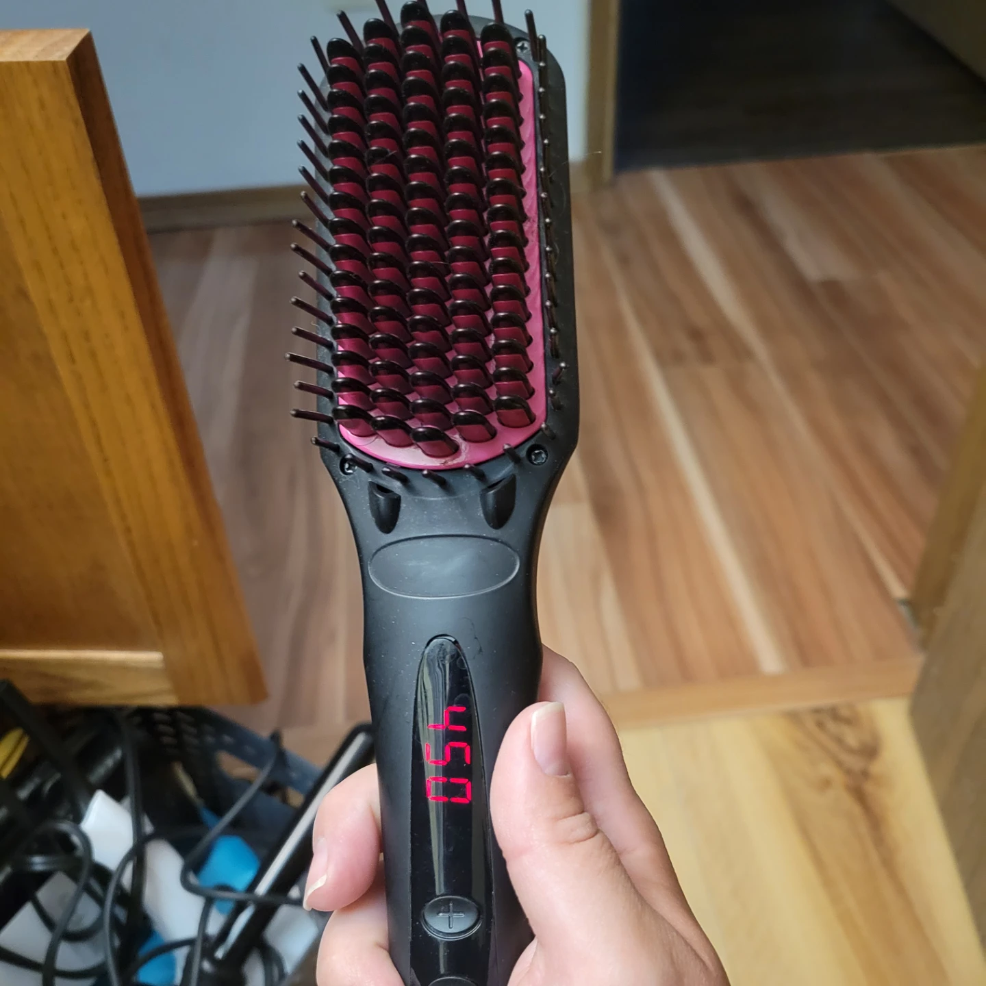 Black Hair Straightening Brush - photo 3