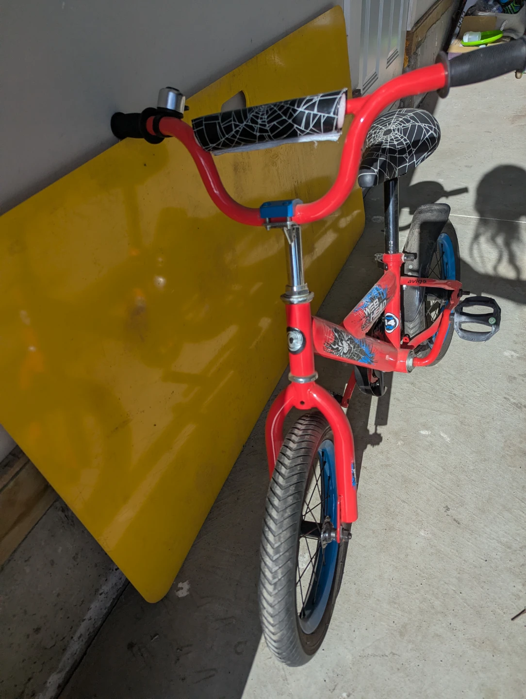 Avigo Web Head Kids Bicycle spiderman with a helmet 13.5 wheel - photo 2