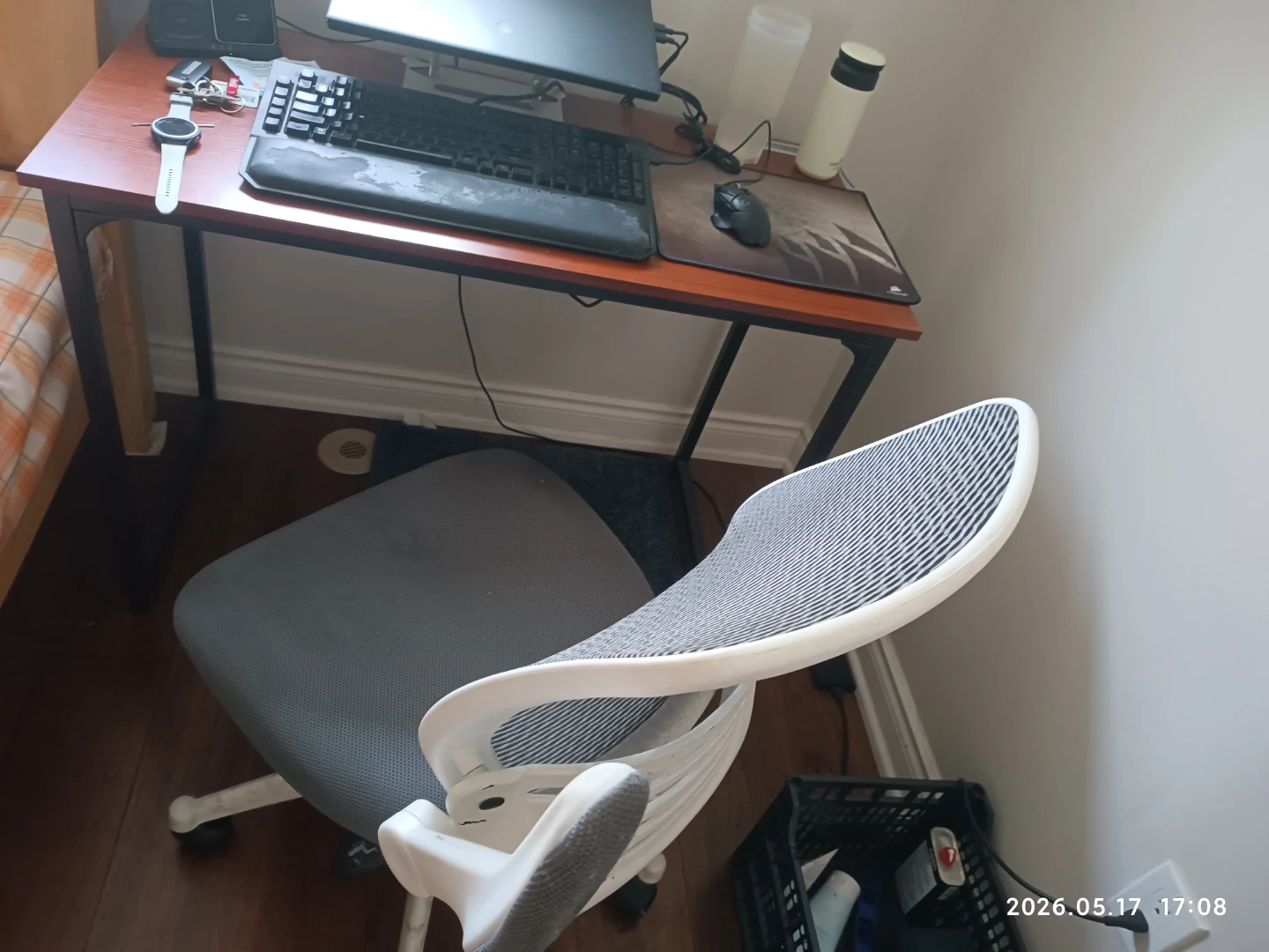 Office Chair and desk