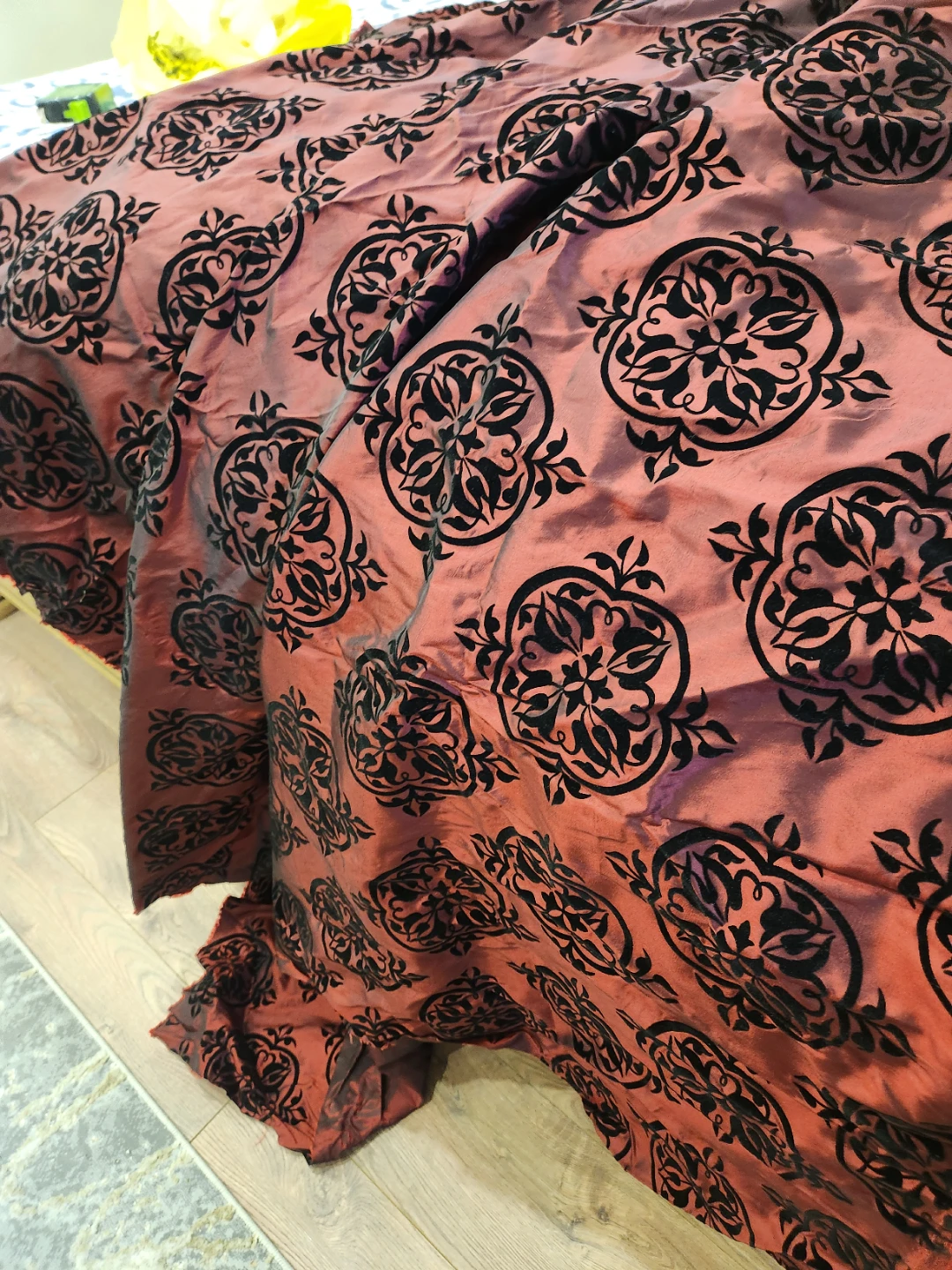 Red and Black Damask Fabric Remnant 86x60" - photo 2