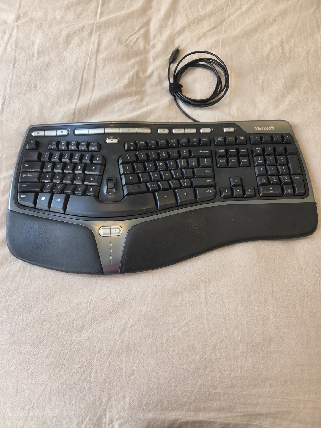 Microsoft Natural Ergonomic Keyboard 4000 v1.0 - photo 3