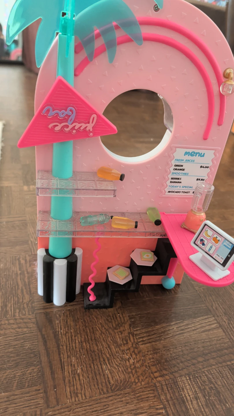 LOL Surprise OMG Glamour Spa & Salon Playset - photo 2
