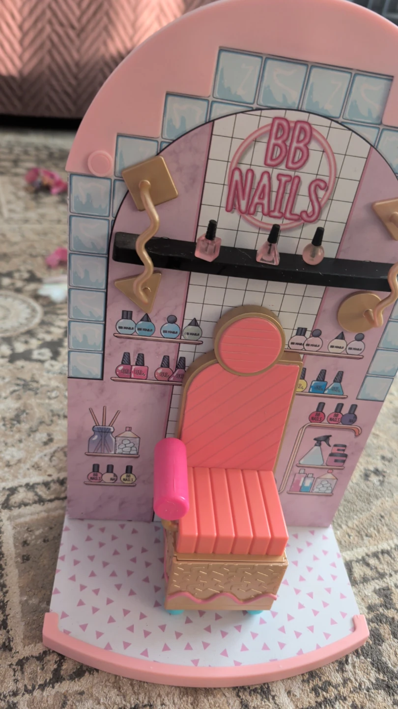 LOL Surprise OMG Glamour Spa & Salon Playset - photo 4