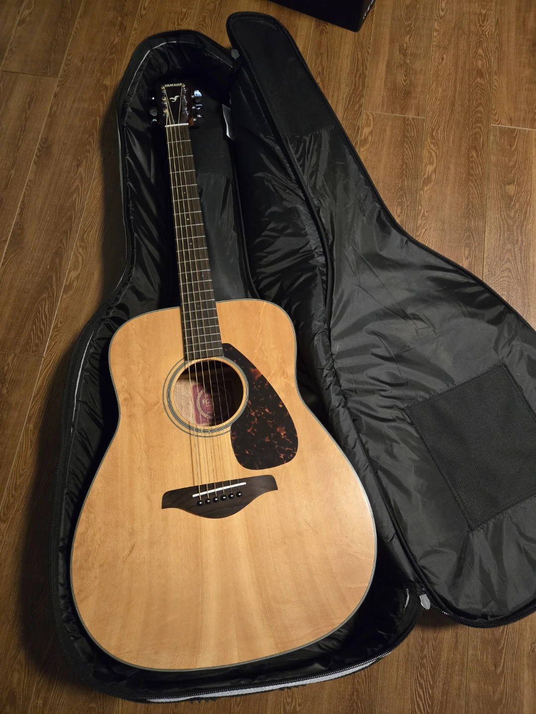 Yamaha FG700MS Acoustic Guitar with Gig Bag