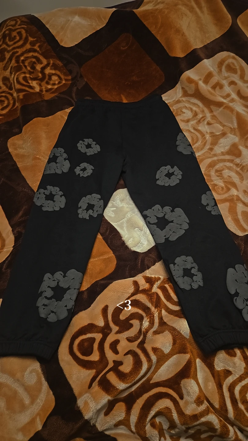 Denim Tears Cotton Wreath Sweatpants Black Monochrome - Size L - photo 2
