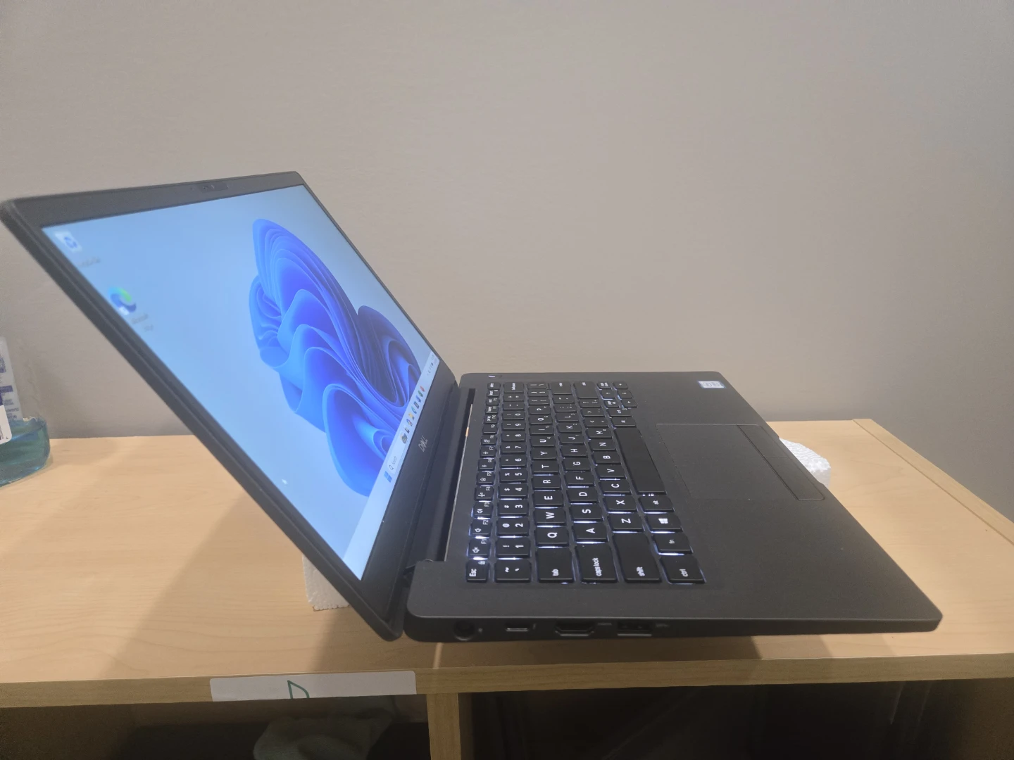 Dell Latitude 7300 Laptop 8th Gen - photo 3