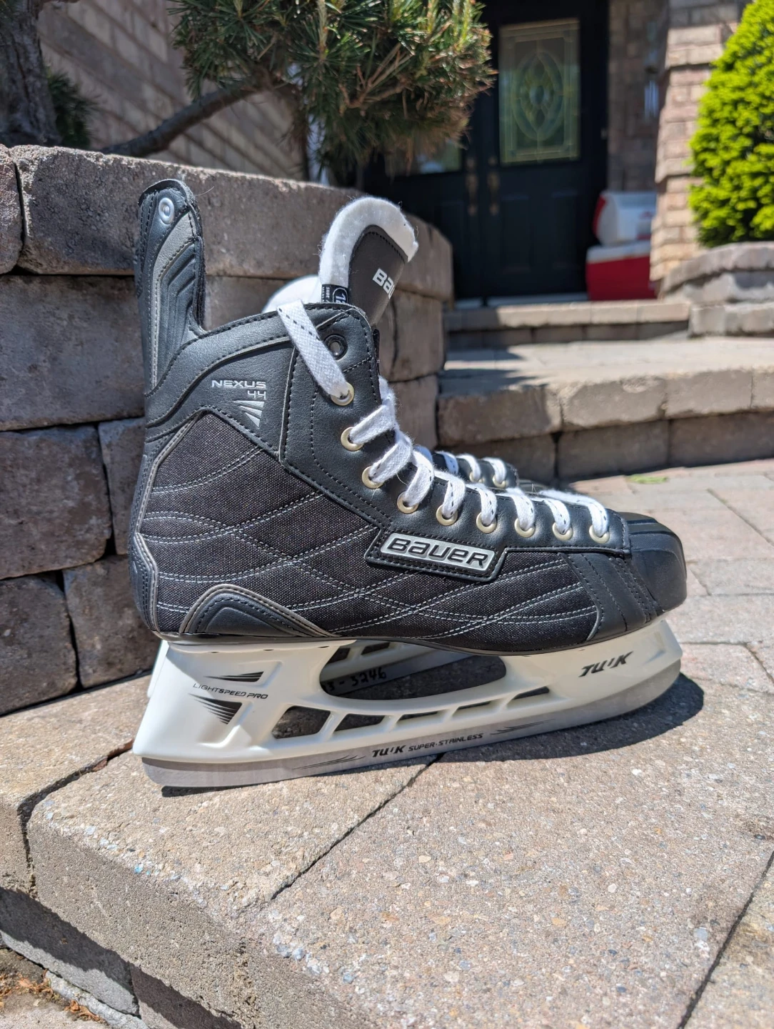 Men's Bauer Nexus 44 Hockey Skates size 12 R