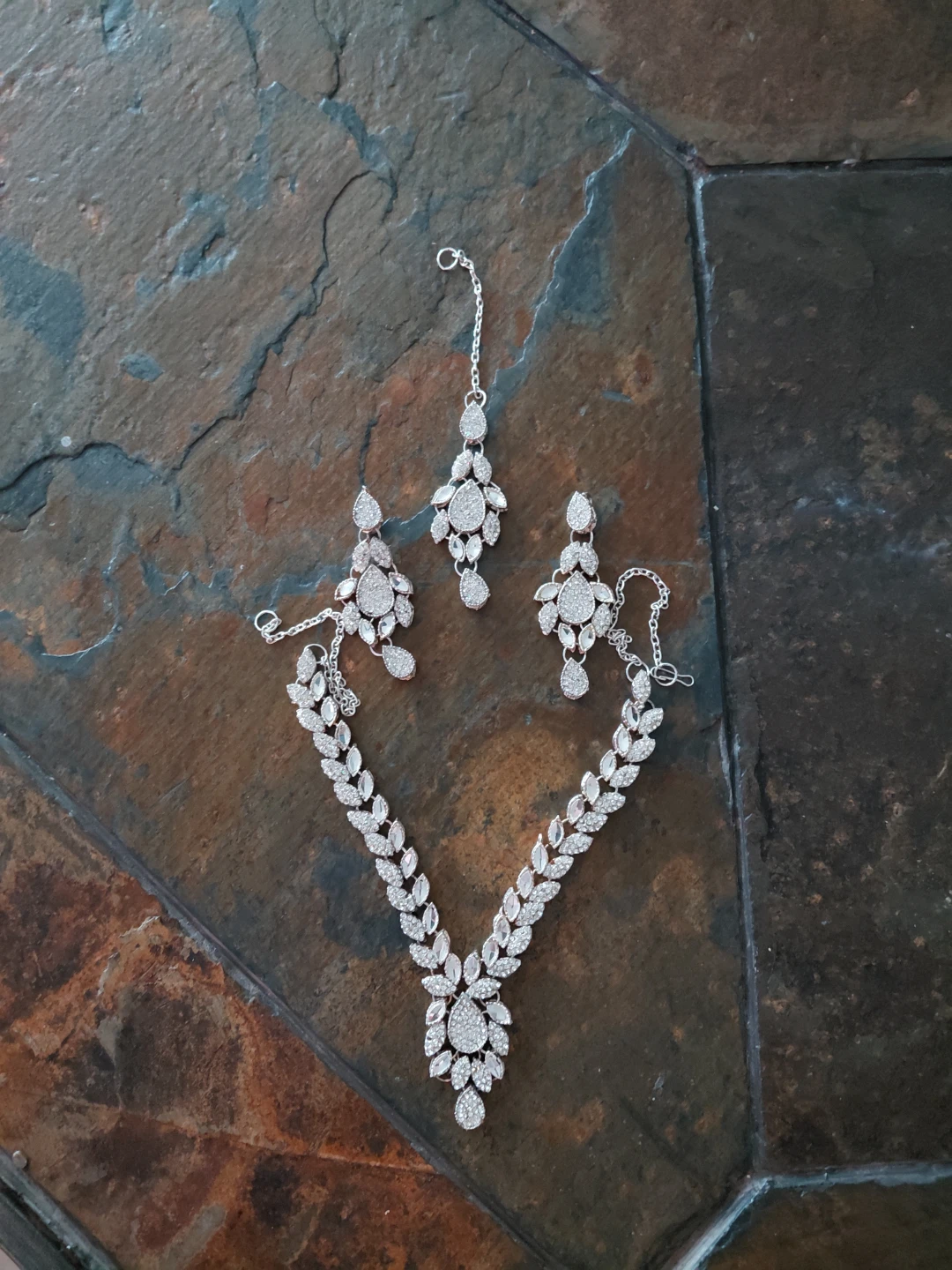 Rhinestone Necklace and Earring Set with Tikka
