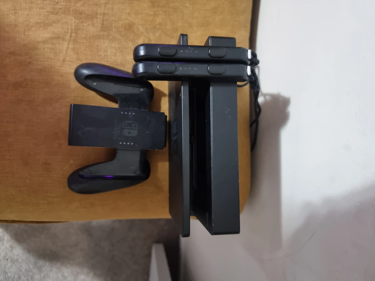 Nintendo Switch Joy-Con Grip and Dock Set - photo 2