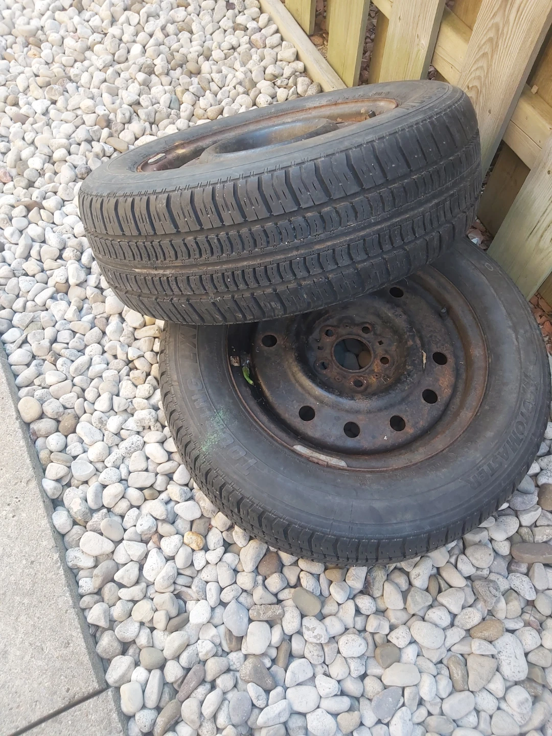 Motomaster Touring LXE Tire and Rim - photo 5