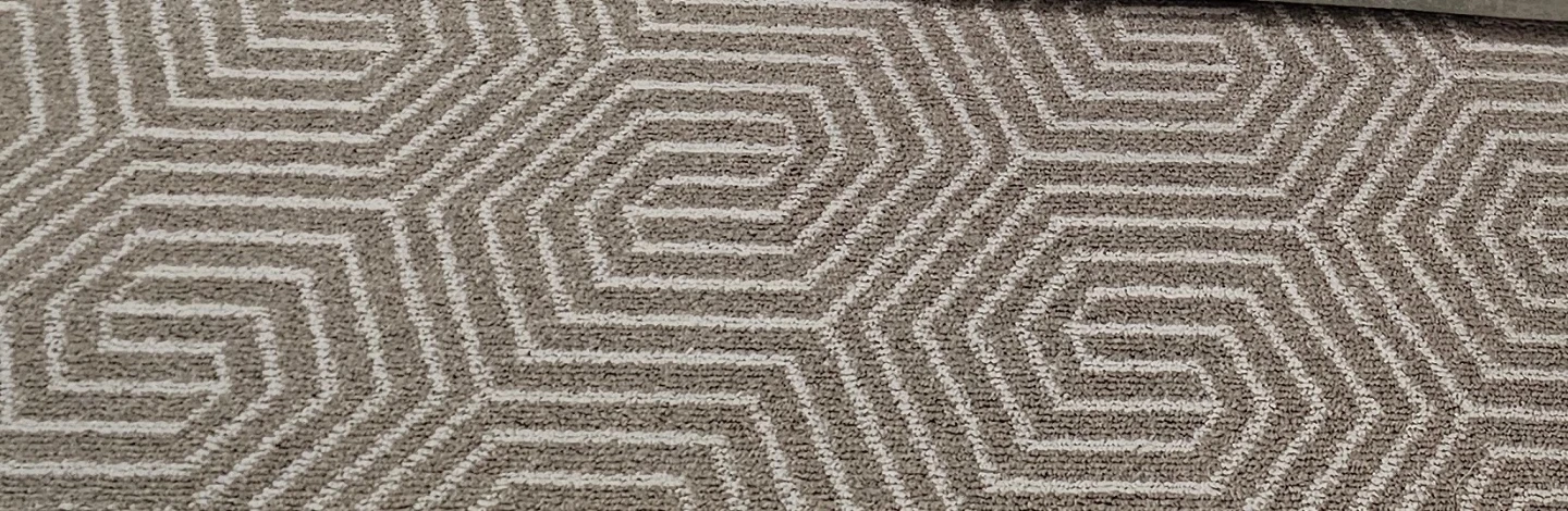 Geometric Pattern Area Rug (7 x 5 feet)