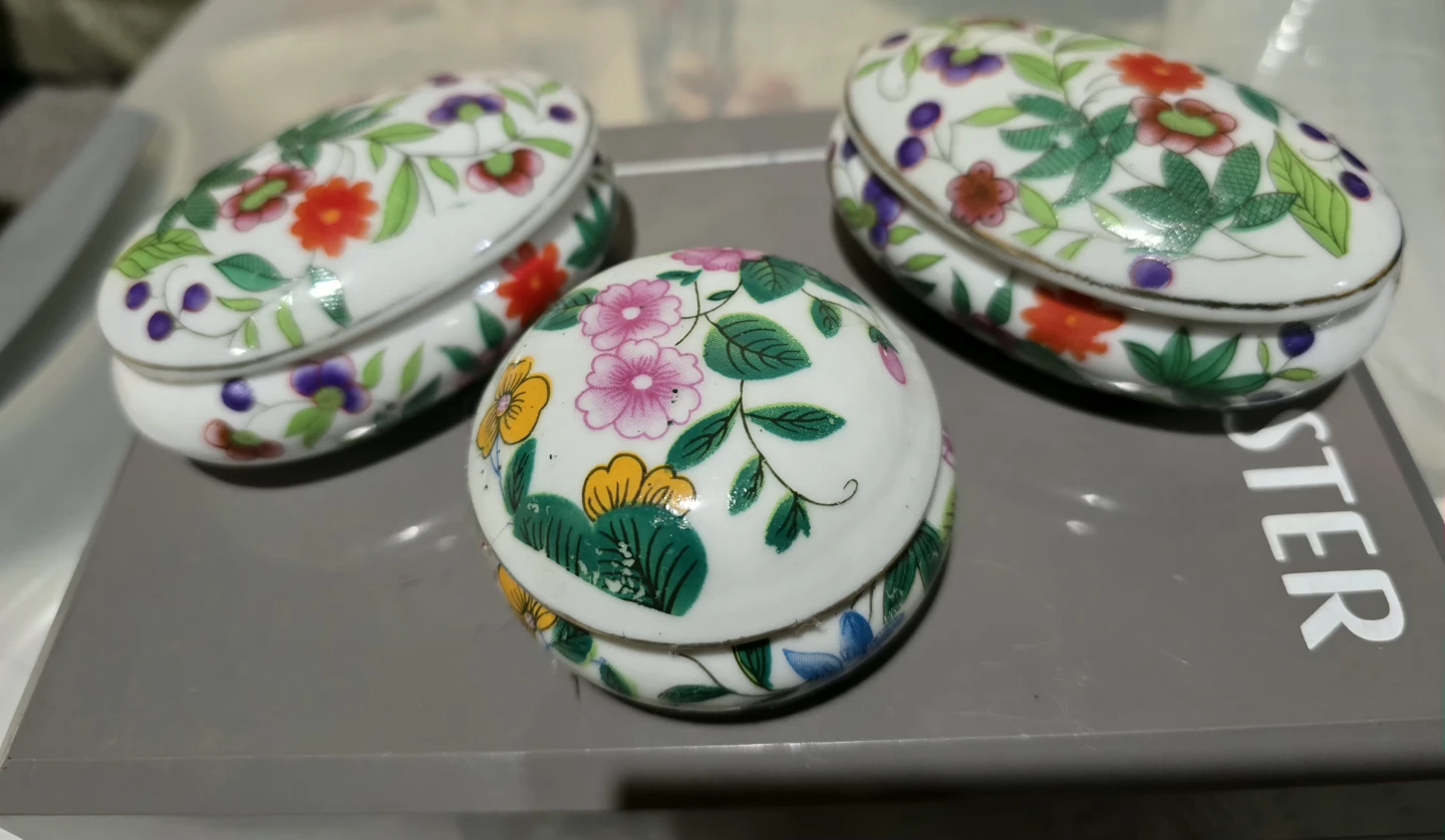 Set of 3 Decorative Porcelain Trinket Boxes - photo 2