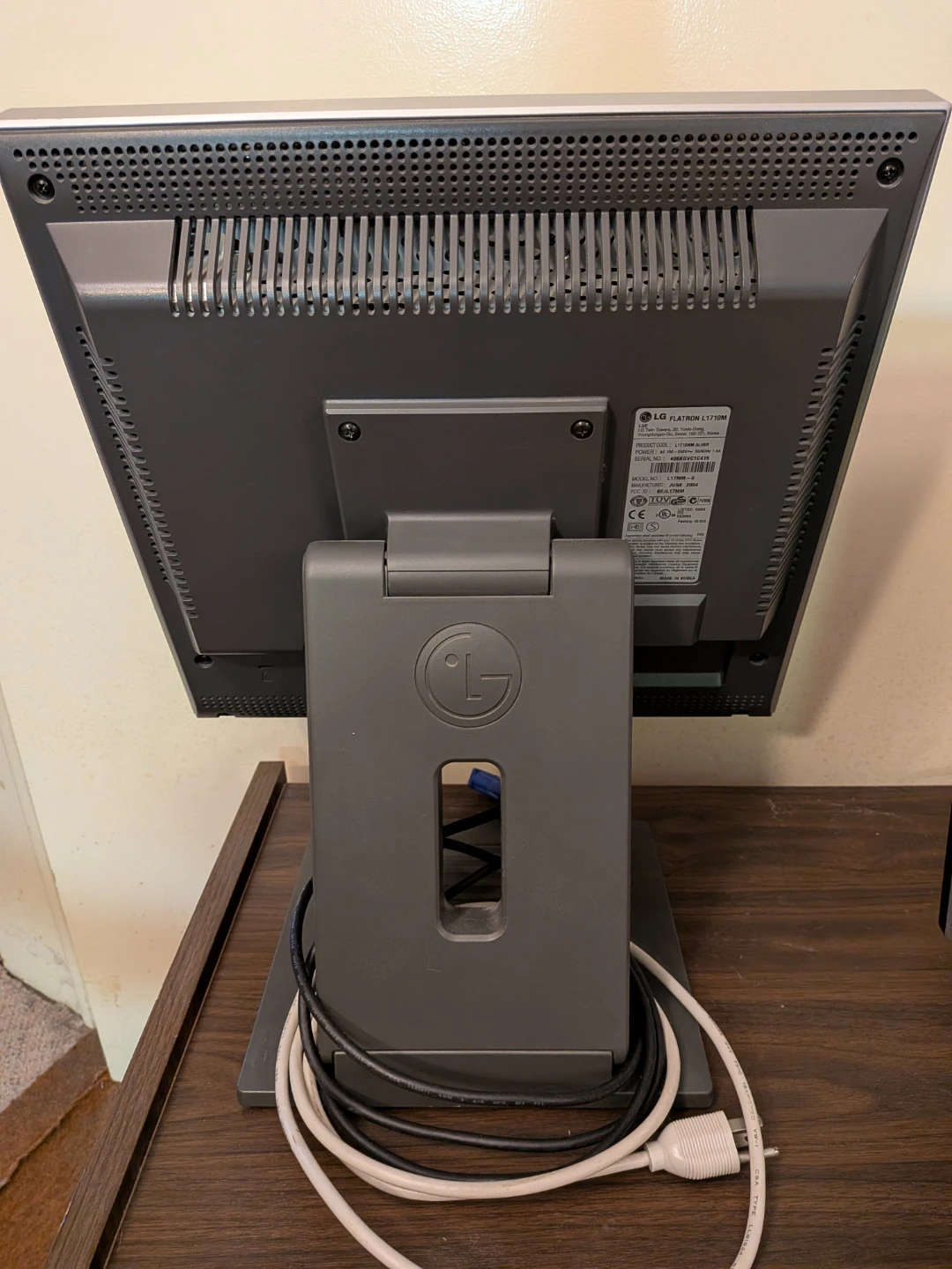 2 Monitors for Sale as a pair - photo 2
