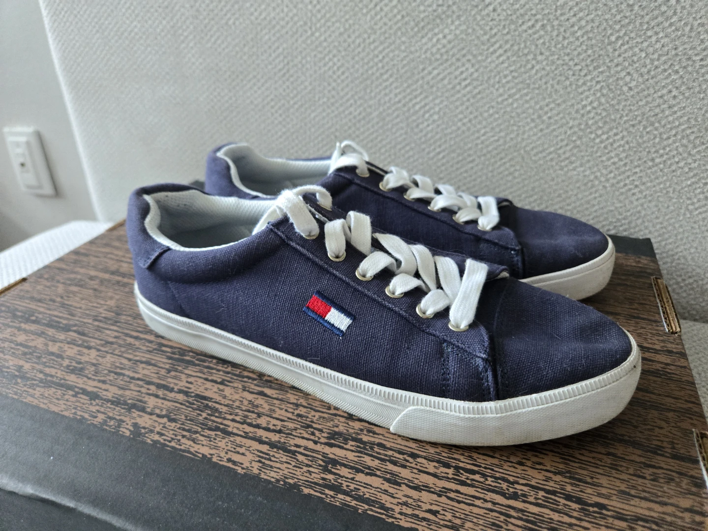 Tommy Hilfiger & Keds Women's Canvas Sneakers - Size 9 - photo 3