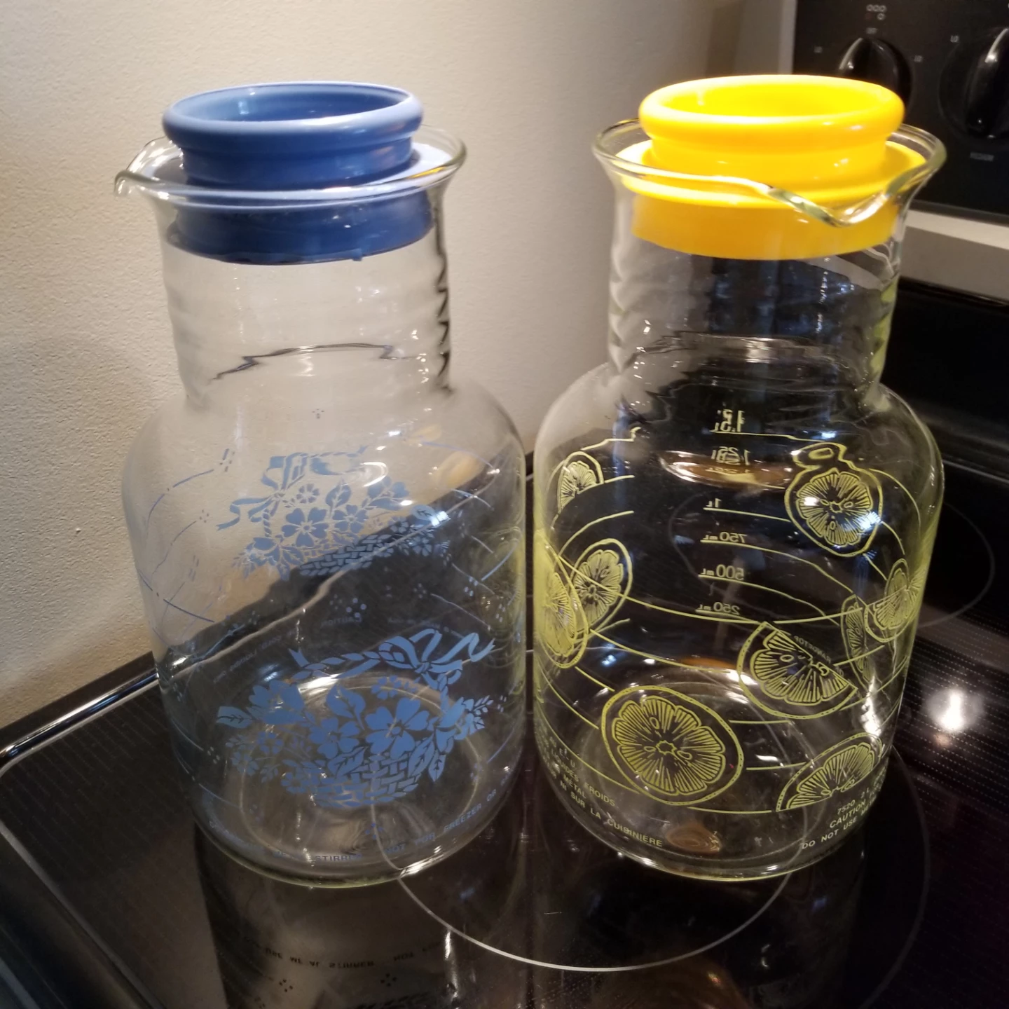 VINTAGE PYREX GLASS JUG