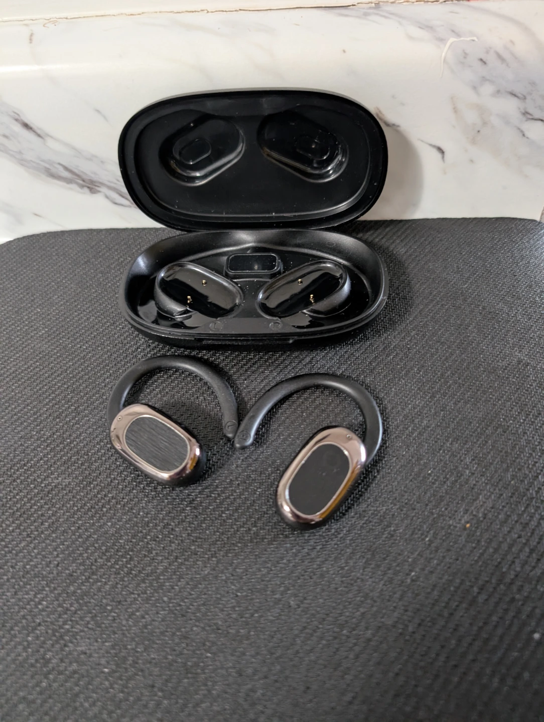 Acer True Wireless Earbuds with Charging Case - photo 2