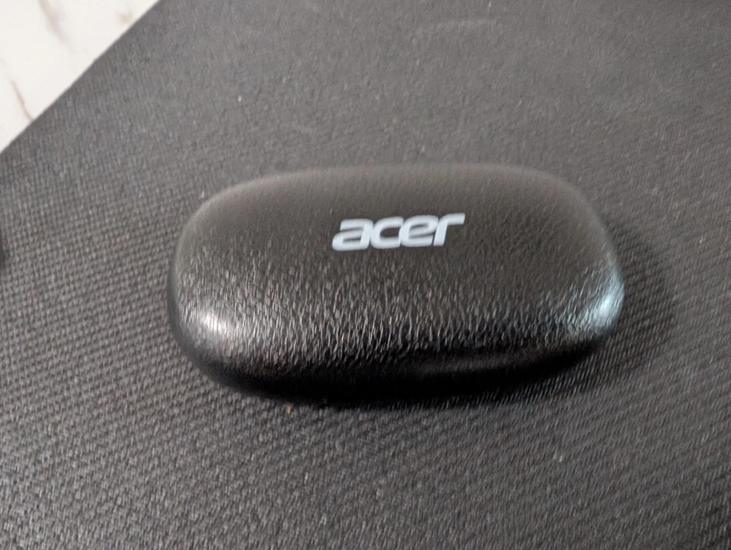 Acer True Wireless Earbuds with Charging Case - photo 3