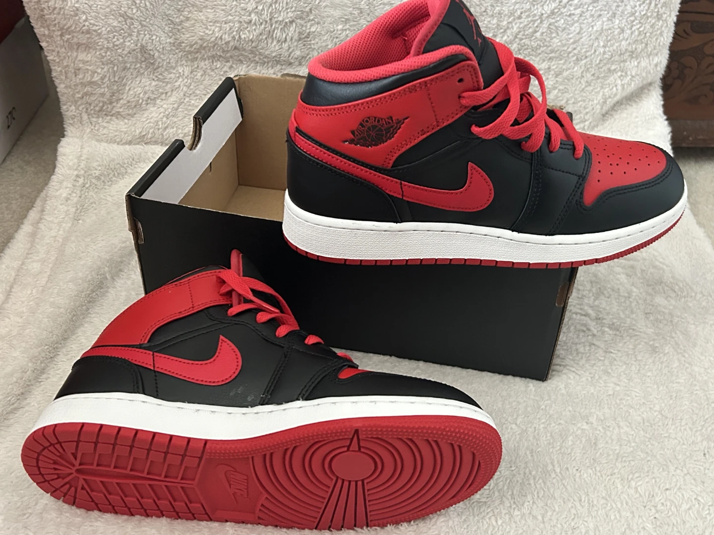 Air Jordan 1 Mid (GS) Black Red Sneakers Size 5Y