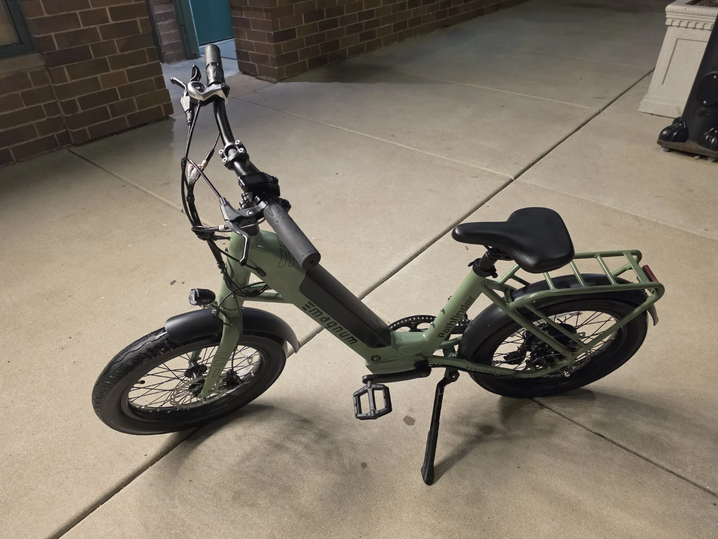 Magnum Pathfinder 500 Electric Fat Tire Bike - photo 5