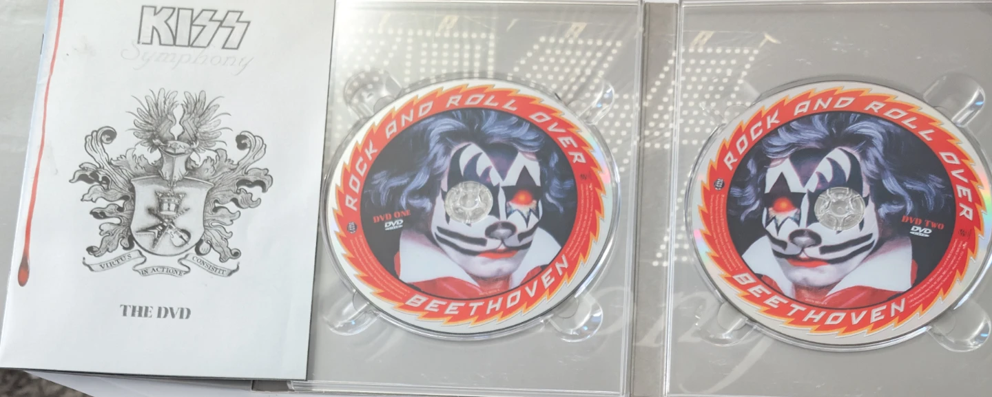 KISS Symphony: The DVD 2 DVD's - photo 3