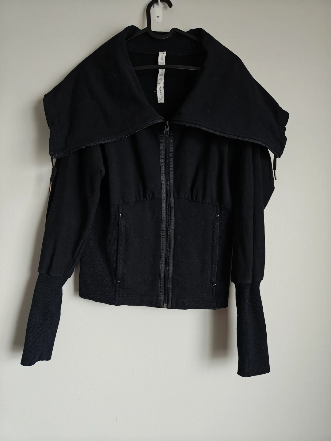 Lululemon Black Jacket - photo 5