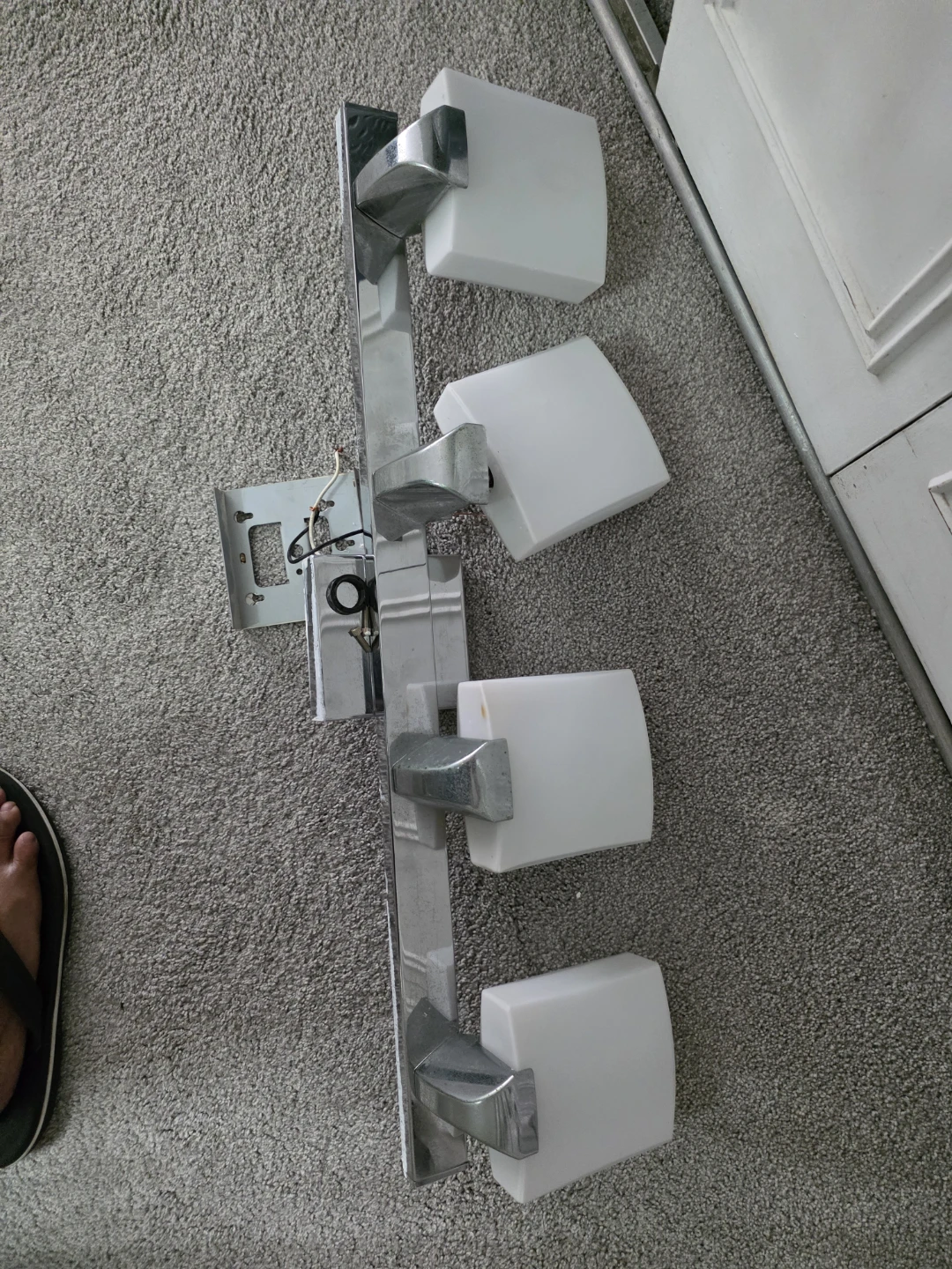 Giving away lights fixtures - Dining, Kitchen and vanity lights - photo 5