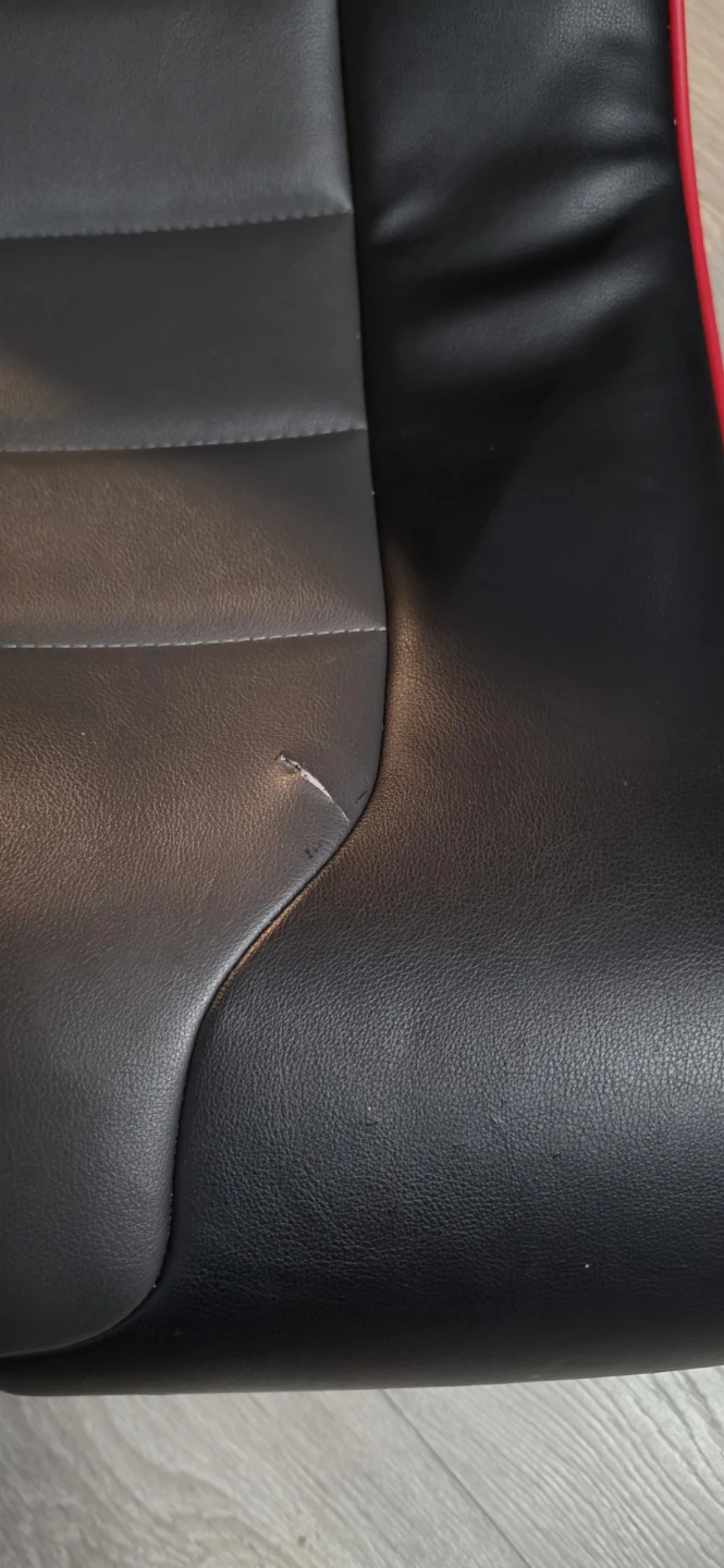 Gaming Chair with Speakers - photo 3
