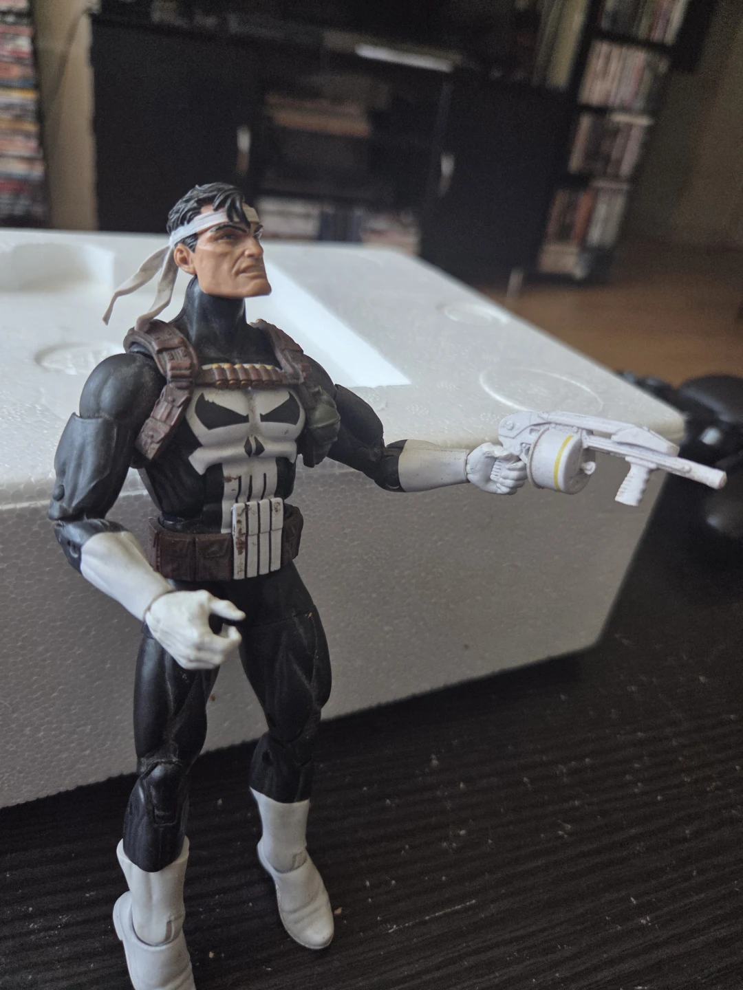 Punisher Action Figure with Weapon - photo 2