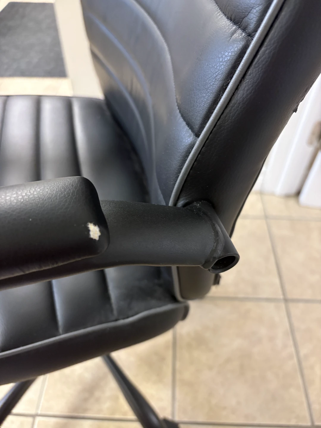 Black Office Chair - photo 4