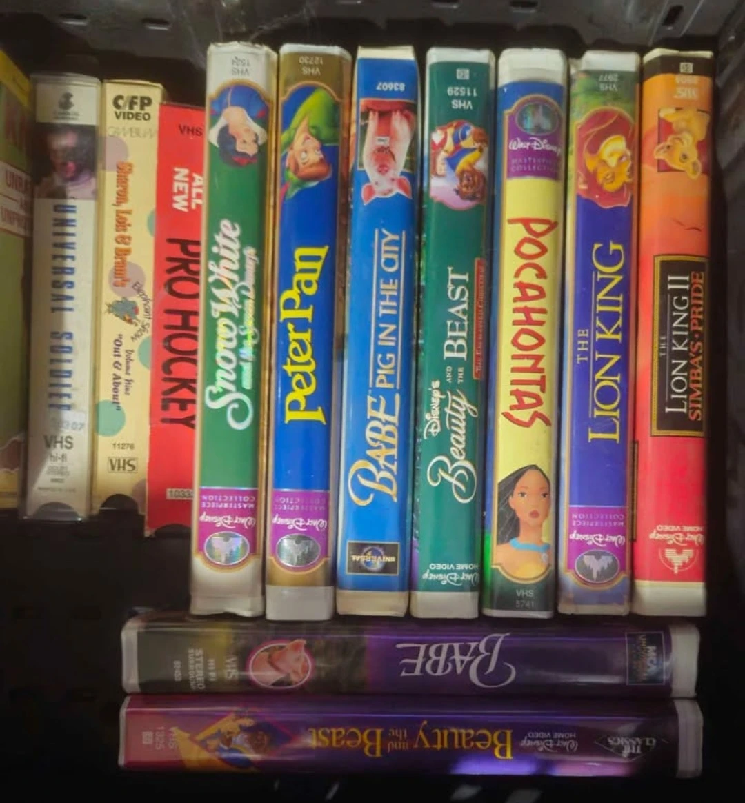 Disney VHS Collection: Lion King, Pocahontas, Peter Pan & More